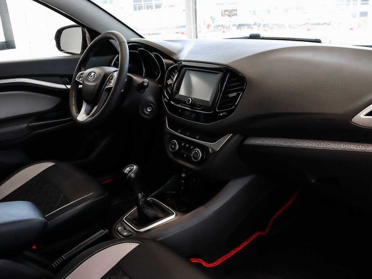 Купить Lada (ВАЗ) Vesta SW Cross, 2019, 129 135 км, фото №10