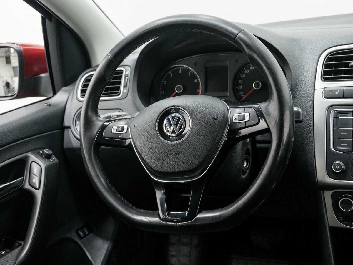 Купить Volkswagen Polo, 2017, 93 000 км, фото №9