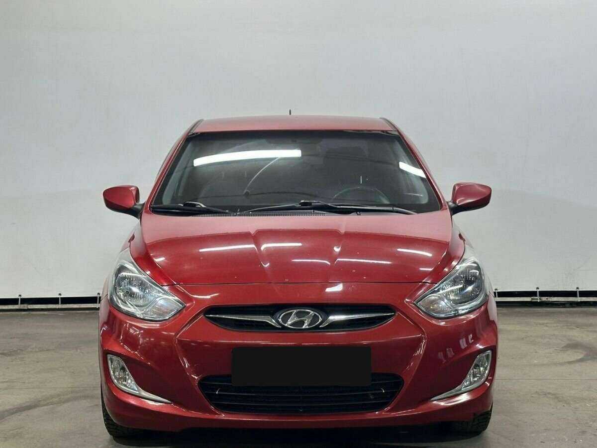 Купить Hyundai Solaris, 2013, 196 613 км, фото №2