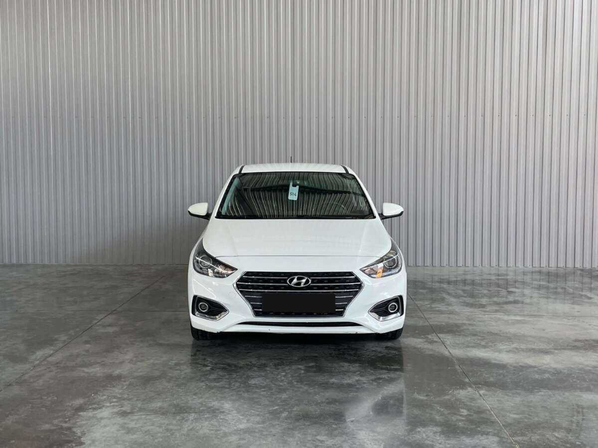 Купить Hyundai Solaris, 2018, 117 054 км, фото №2