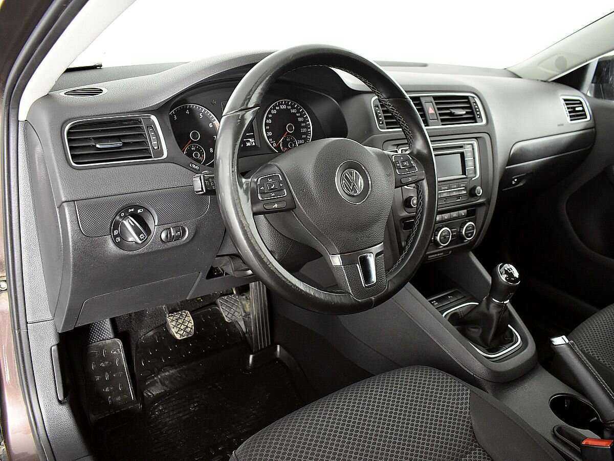 Купить Volkswagen Jetta, 2014, 215 750 км, фото №6