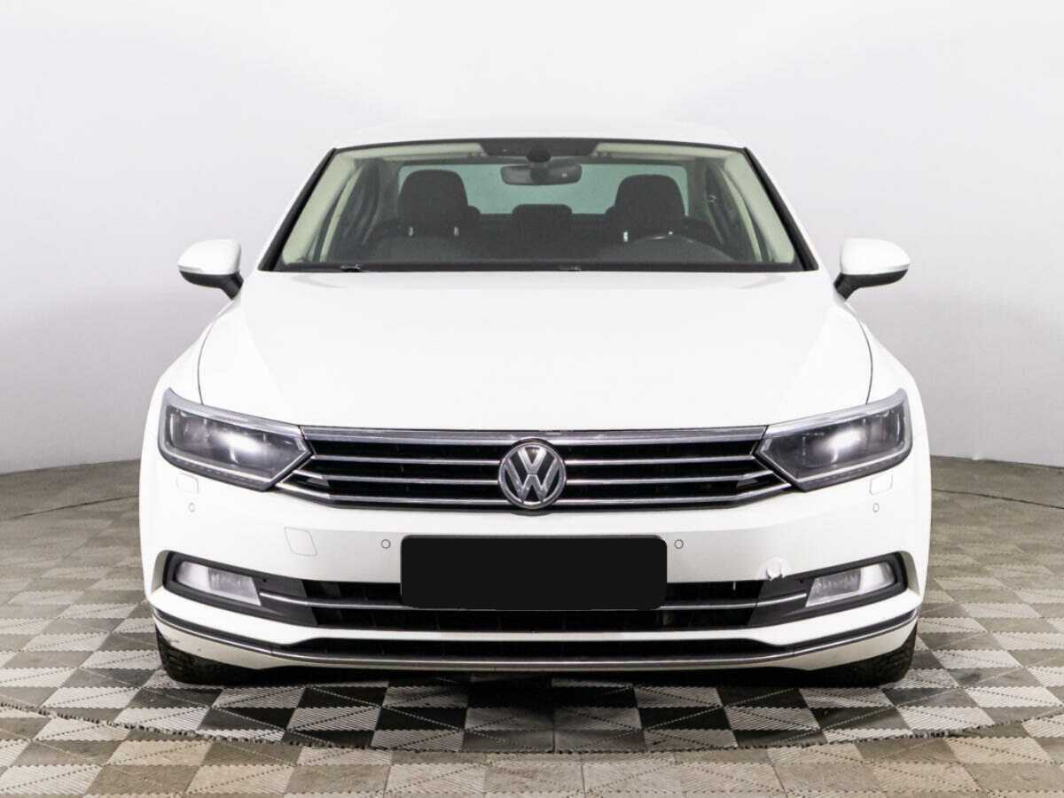 Купить Volkswagen Passat DSG7, 2017, 210 270 км, фото №2