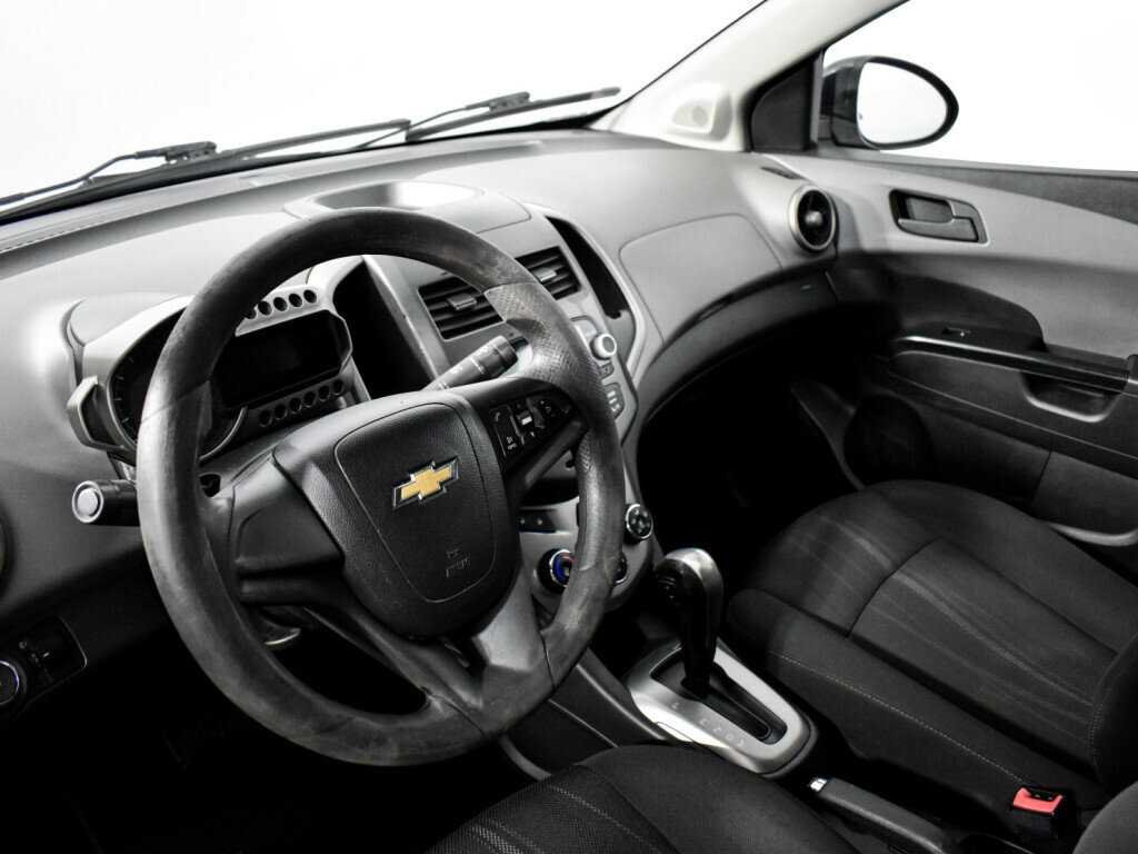 Купить Chevrolet Aveo, 2013, 206 100 км, фото №9