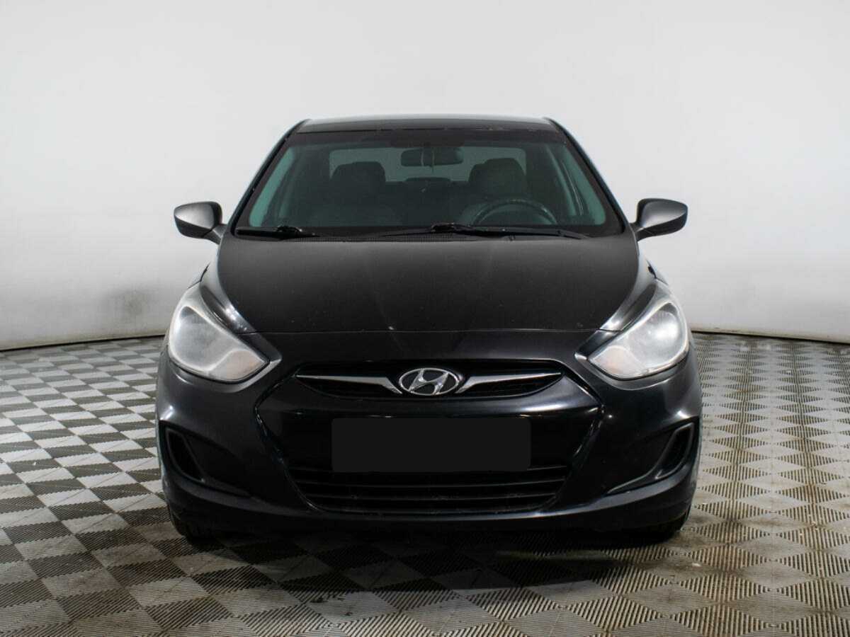 Купить Hyundai Solaris, 2013, 233 735 км, фото №2