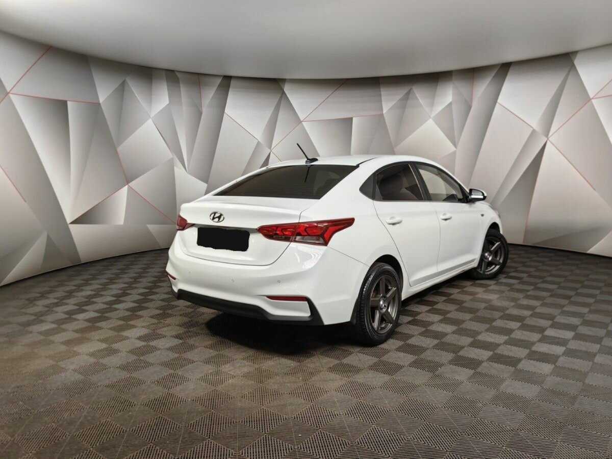 Купить Hyundai Solaris, 2017, 130 258 км, фото №2