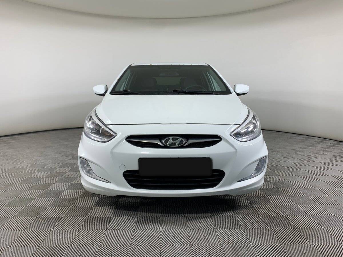 Купить Hyundai Solaris, 2013, 236 946 км, фото №2