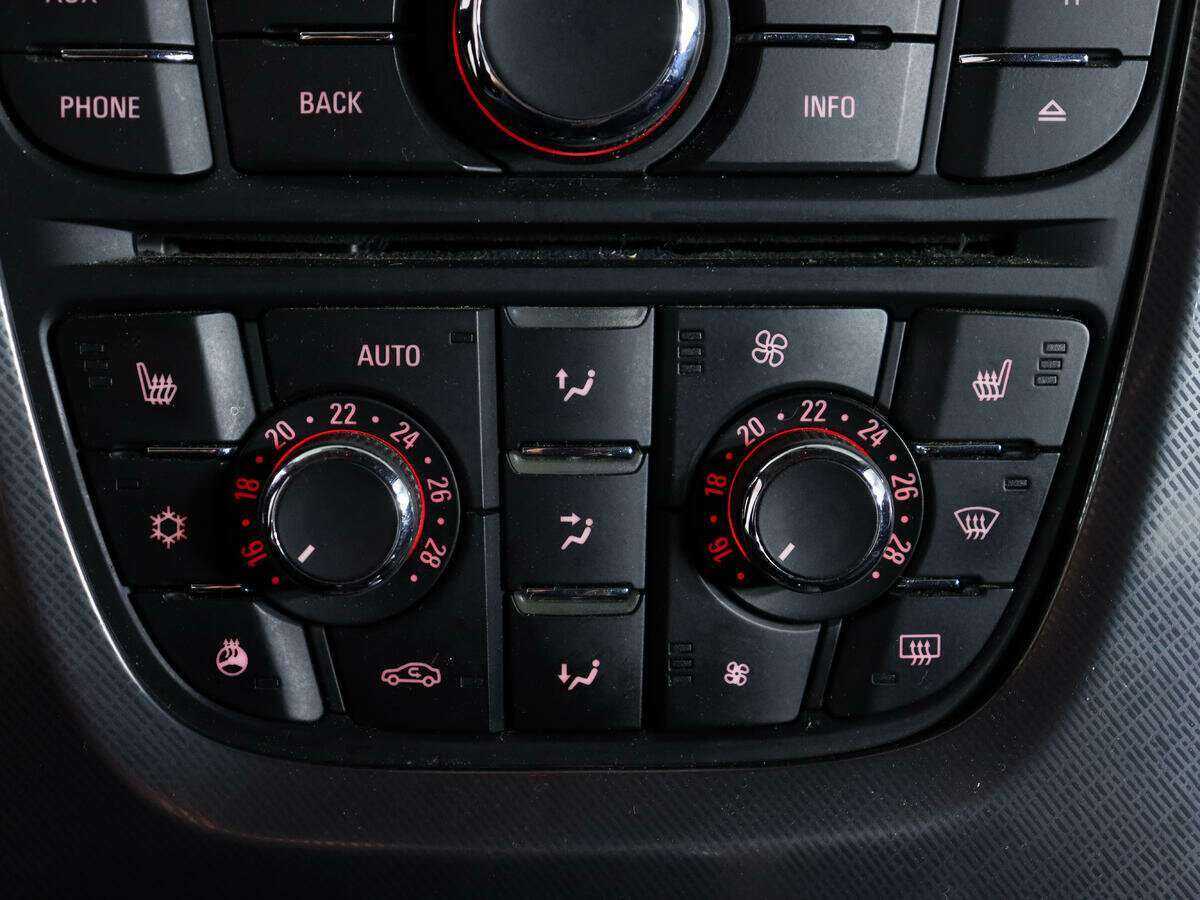 Купить Opel Astra, 2012, 160 000 км, фото №18