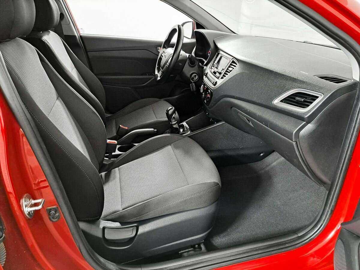 Купить Hyundai Solaris, 2019, 168 121 км, фото №9