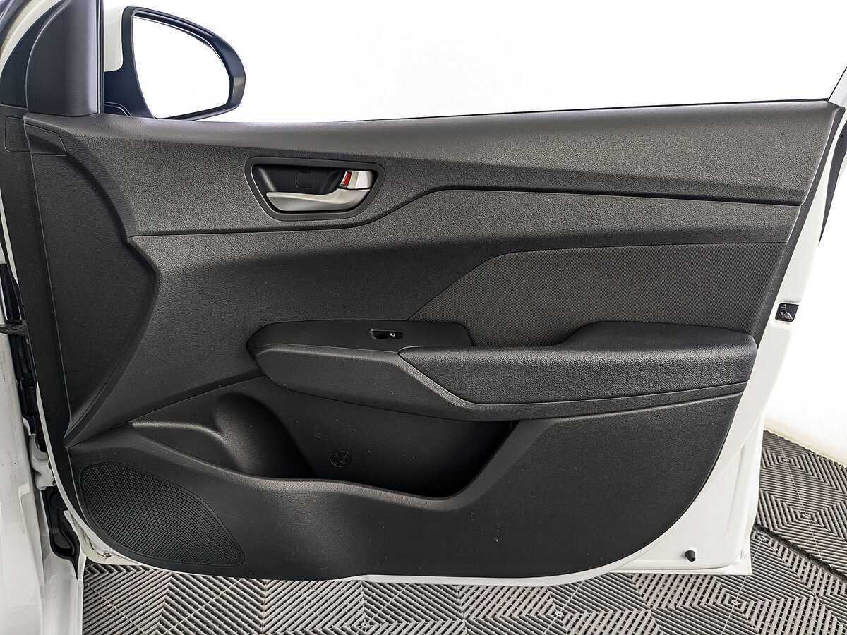 Купить Hyundai Solaris, 2017, 158 808 км, фото №25