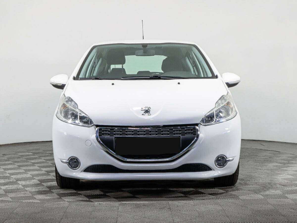 Купить Peugeot 208, 2013, 90 441 км, фото №2
