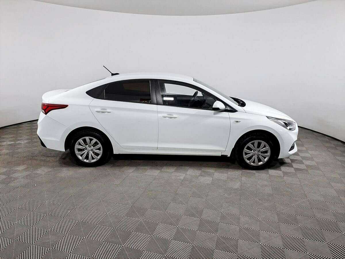 Купить Hyundai Solaris, 2019, 106 601 км, фото №3