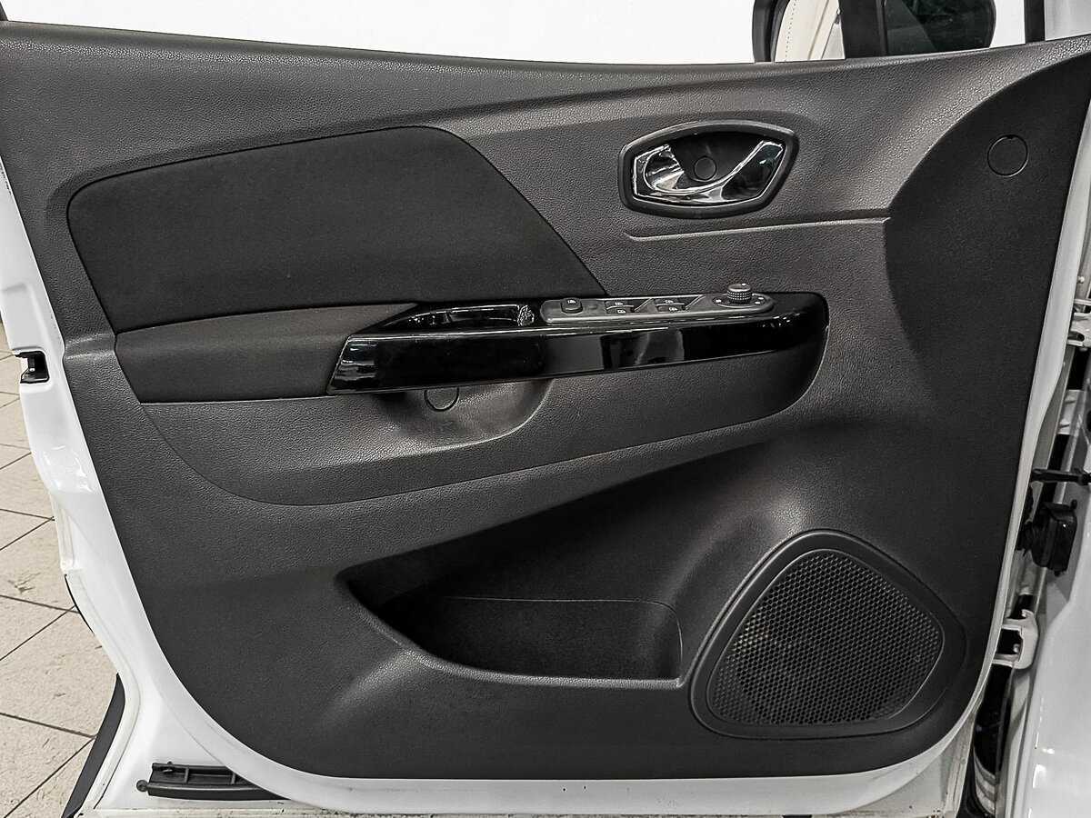 Купить Renault Kaptur, 2017, 83 240 км, фото №17