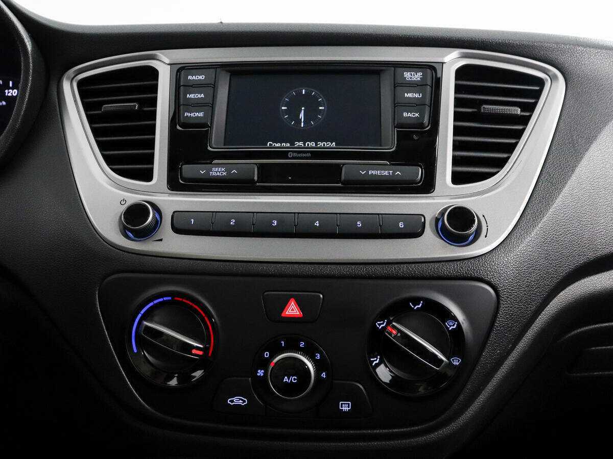 Купить Hyundai Solaris, 2019, 113 857 км, фото №14