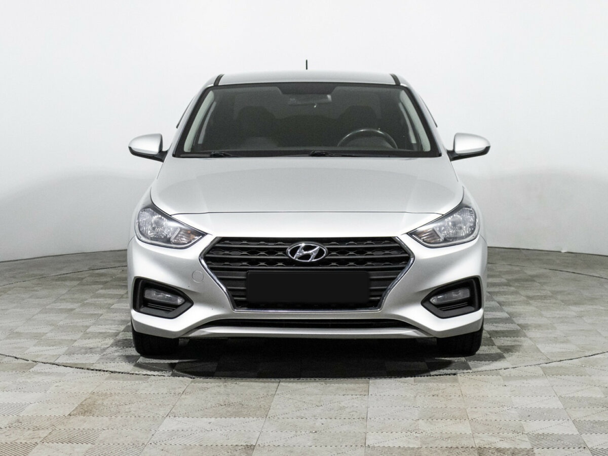 Купить Hyundai Solaris II, 2019, 129 351 км, фото №2