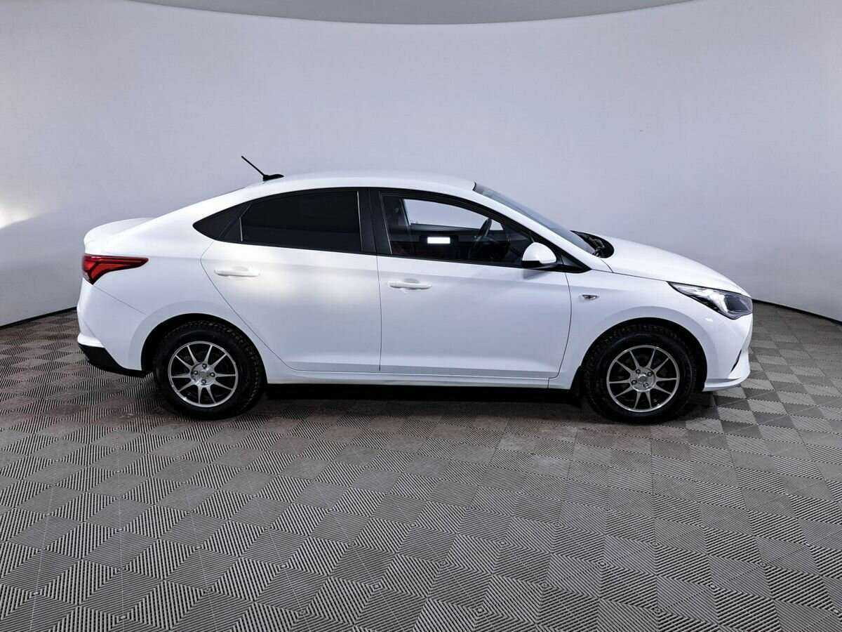 Купить Hyundai Solaris, 2021, 83 129 км, фото №3