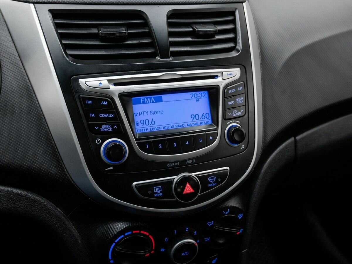 Купить Hyundai Solaris, 2013, 350 000 км, фото №18