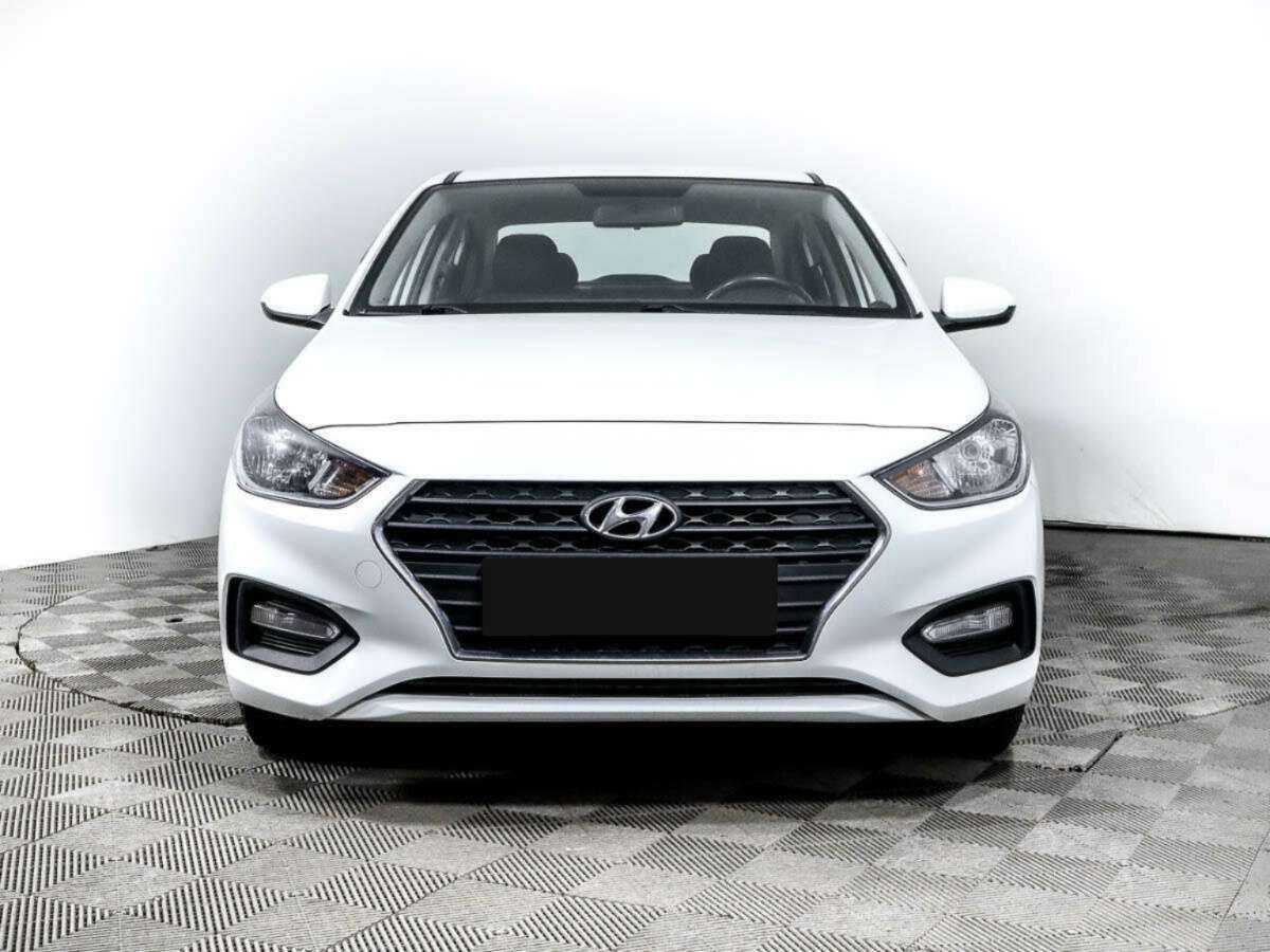 Купить Hyundai Solaris, 2018, 265 648 км, фото №2
