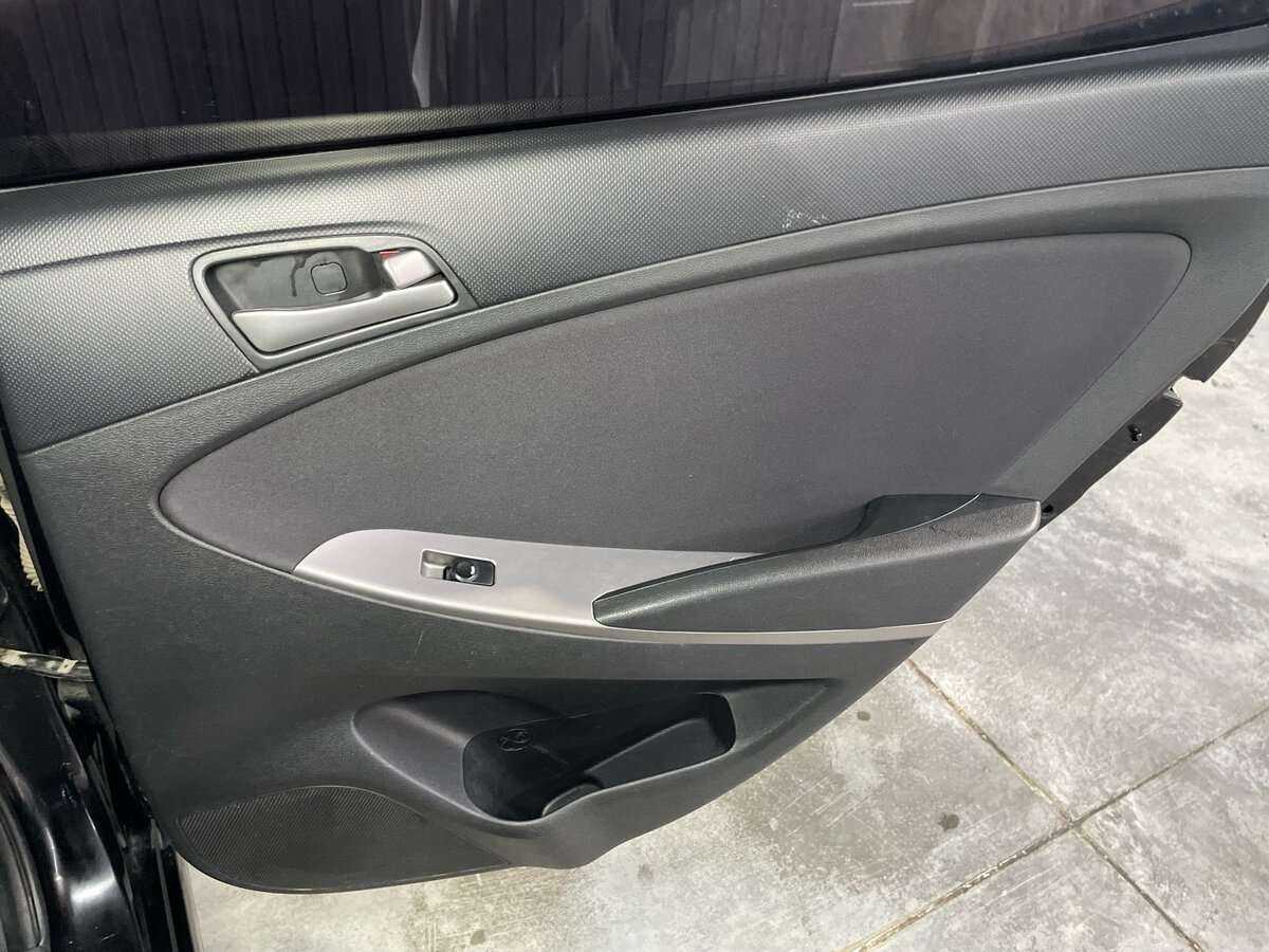 Купить Hyundai Solaris, 2016, 157 979 км, фото №23