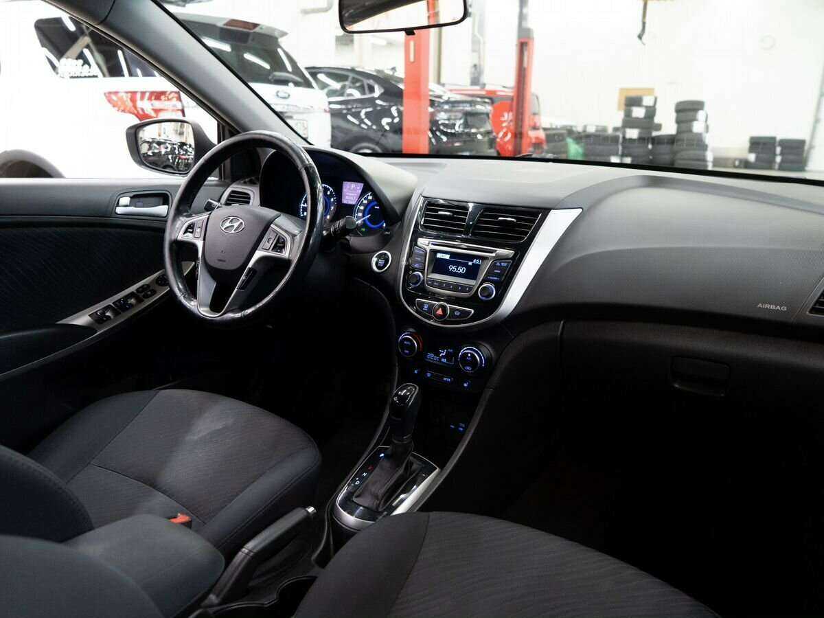 Купить Hyundai Solaris, 2015, 149 445 км, фото №16