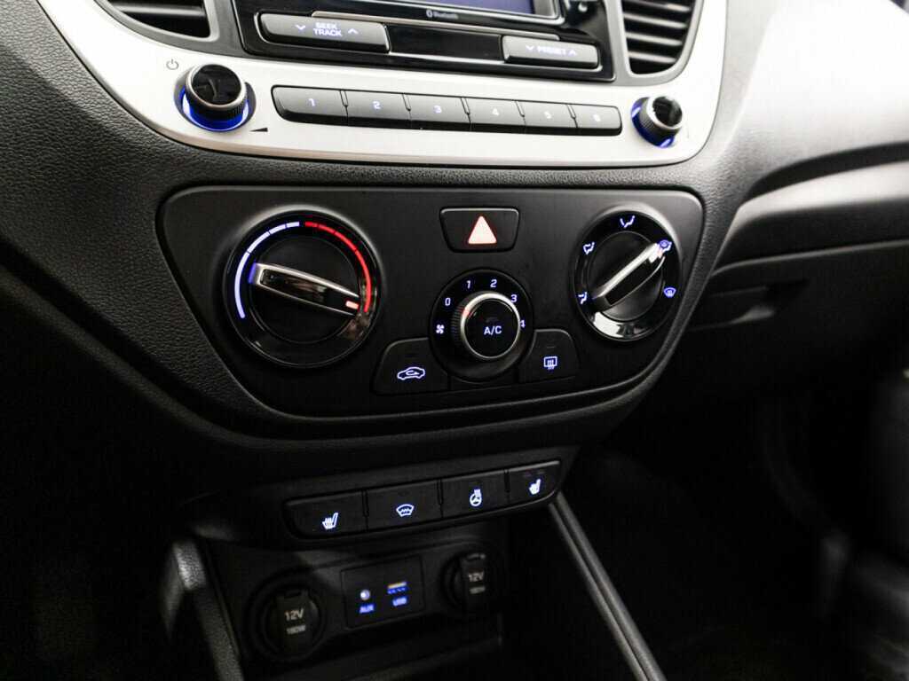 Купить Hyundai Solaris, 2018, 69 341 км, фото №16