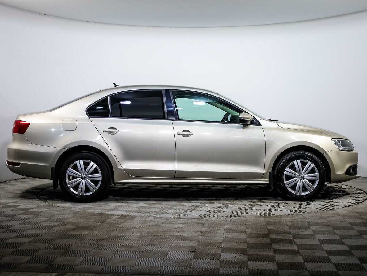 Купить Volkswagen Jetta, 2012, 182 859 км, фото №3