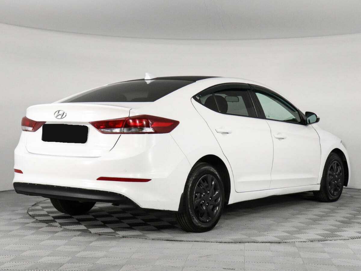 Купить Hyundai Elantra, 2018, 259 303 км, фото №2