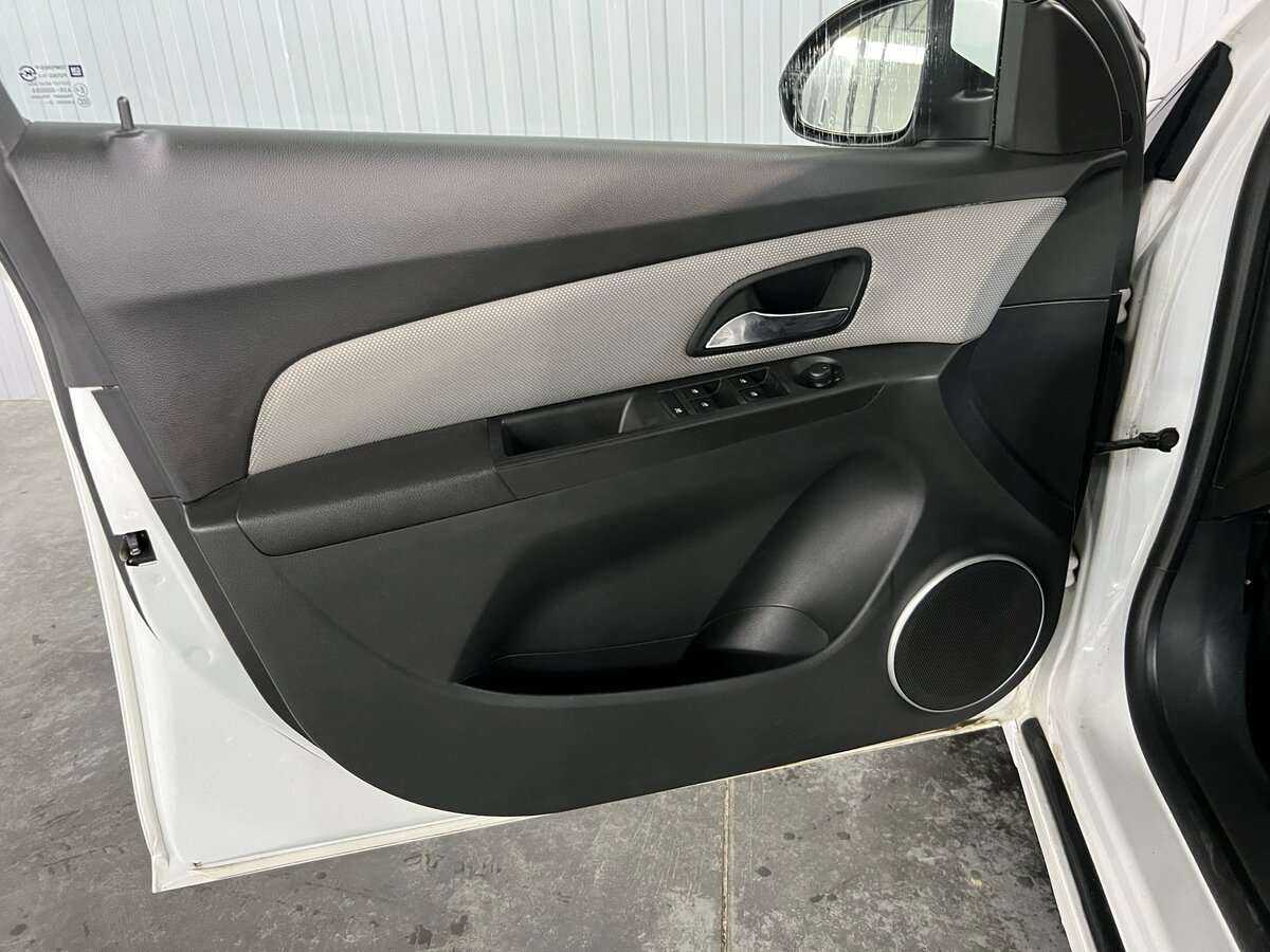 Купить Chevrolet Cruze, 2013, 158 504 км, фото №9