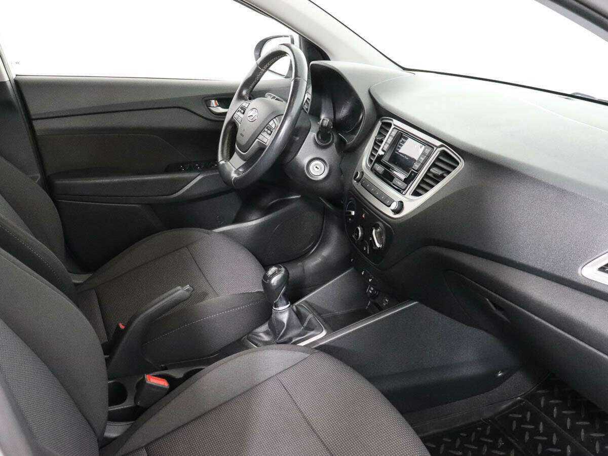Купить Hyundai Solaris, 2019, 71 041 км, фото №7