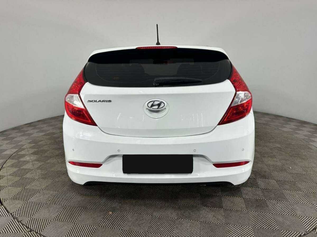 Купить Hyundai Solaris, 2016, 157 958 км, фото №3
