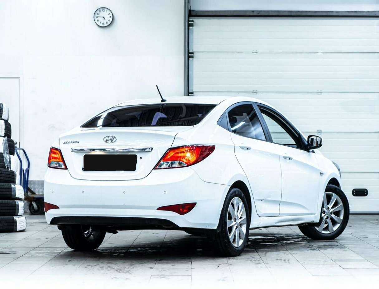 Купить Hyundai Solaris, 2015, 149 445 км, фото №3