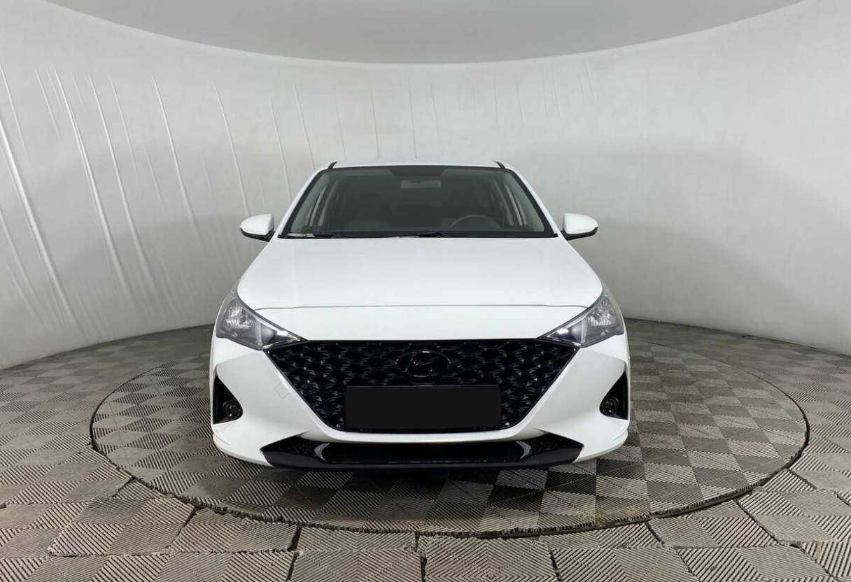 Купить Hyundai Solaris, 2021, 13 369 км, фото №2