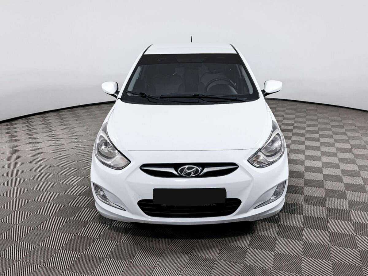 Купить Hyundai Solaris, 2013, 179 198 км, фото №2