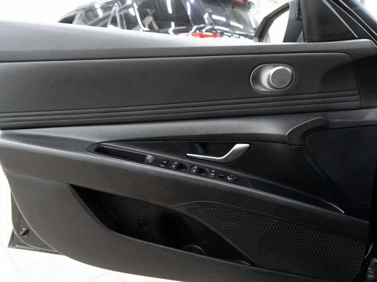 Купить Hyundai Elantra, 2021, 61 830 км, фото №15