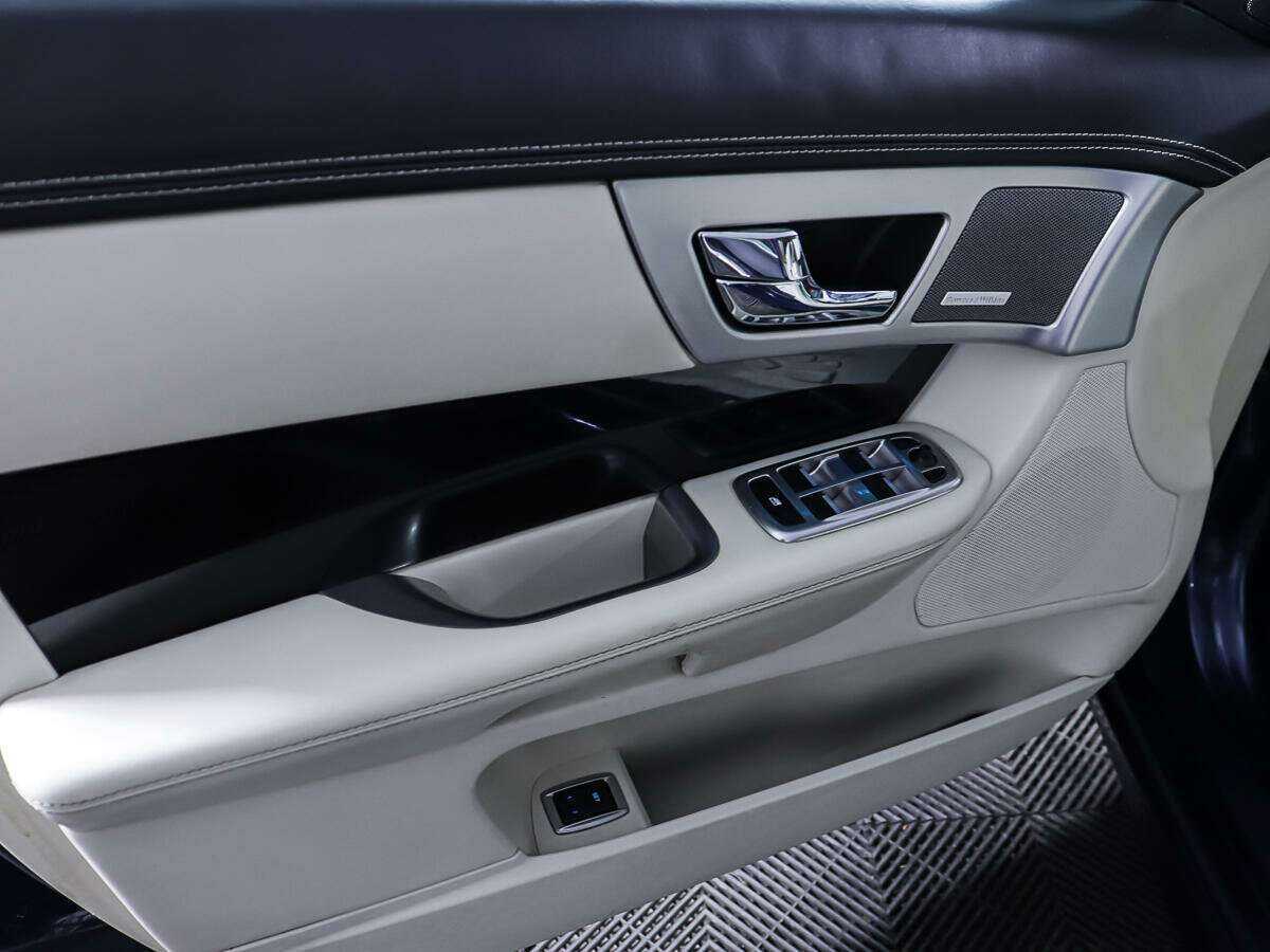 Купить Jaguar XF, 2012, 131 996 км, фото №16