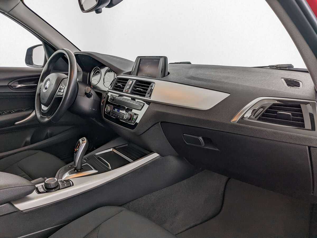 Купить BMW 1 серии 118i, 2017, 72 778 км, фото №9