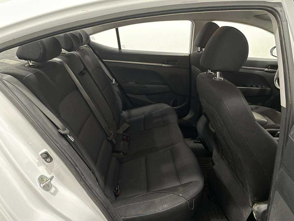 Купить Hyundai Elantra, 2016, 137 993 км, фото №5