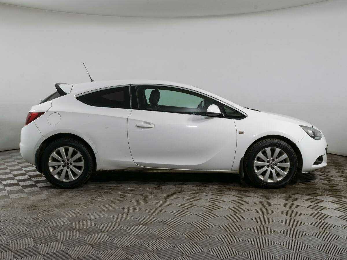 Купить Opel Astra GTC, 2012, 184 154 км, фото №4
