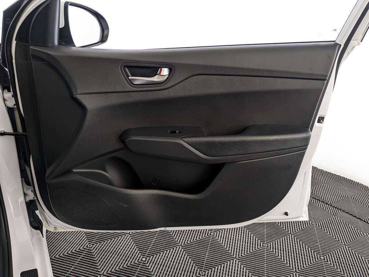 Купить Hyundai Solaris, 2021, 52 643 км, фото №21