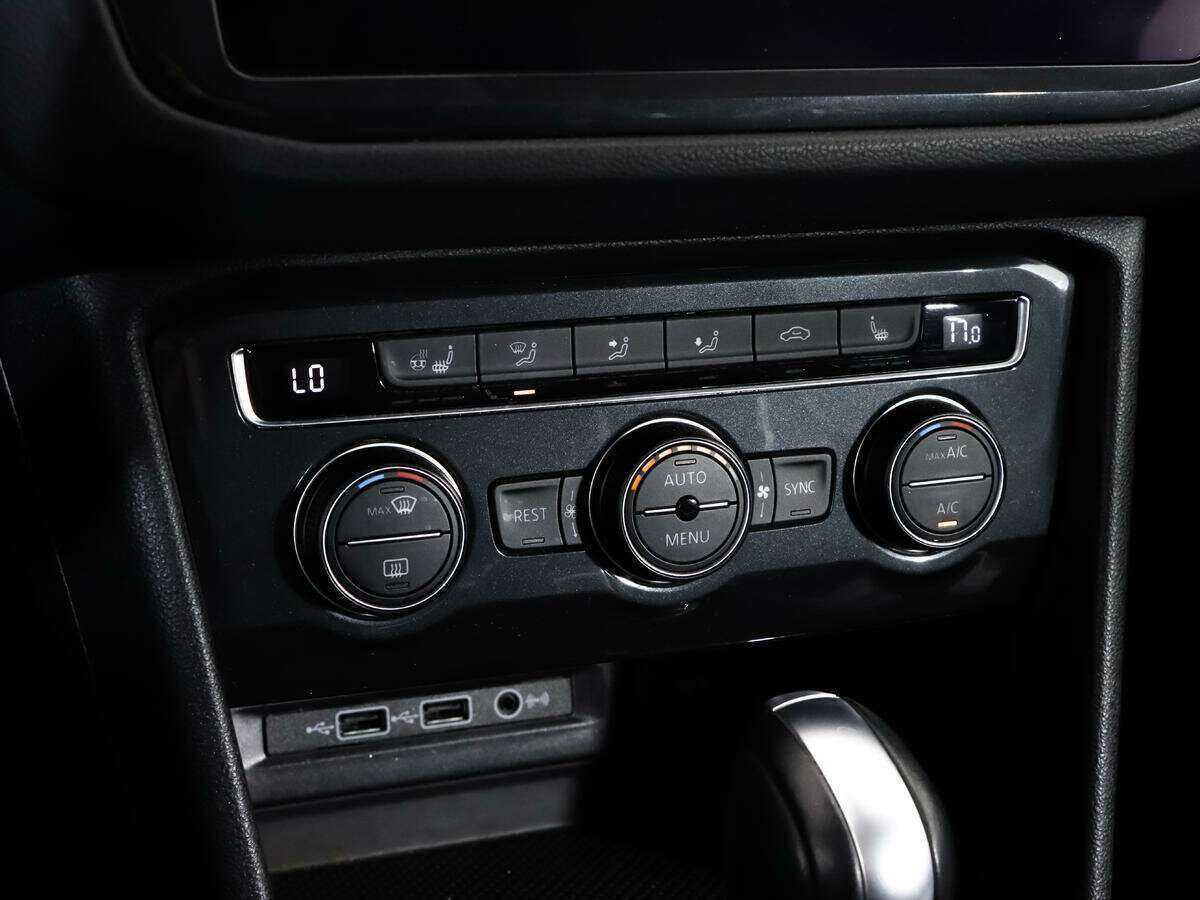 Купить Volkswagen Tiguan L, 2020, 89 700 км, фото №15