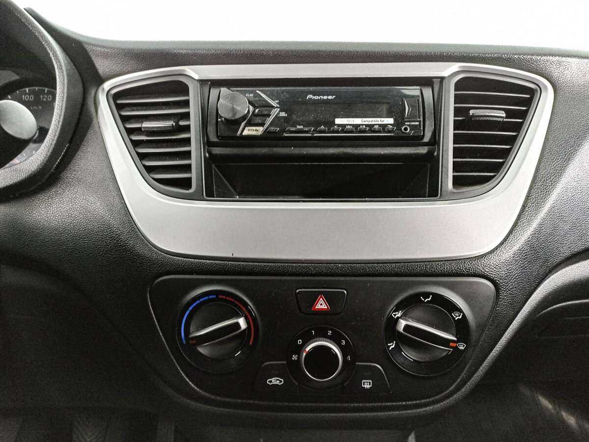 Купить Hyundai Solaris, 2018, 105 877 км, фото №15