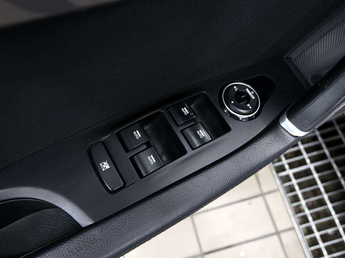 Купить Hyundai i40, 2014, 111 000 км, фото №9