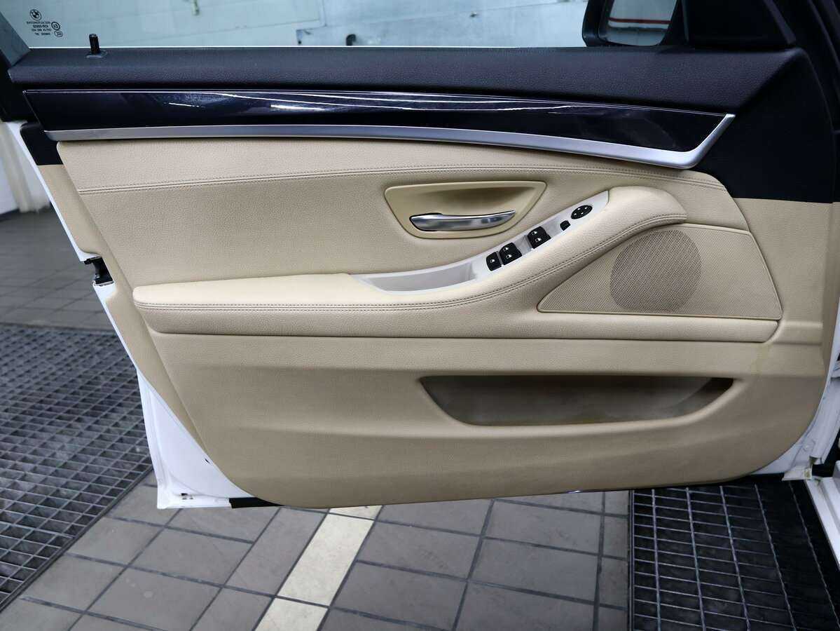 Купить BMW 5 серии 520i, 2012, 170 000 км, фото №8