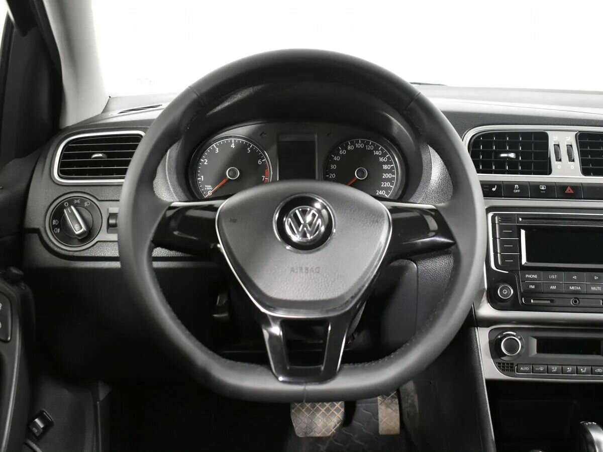 Купить Volkswagen Polo, 2017, 65 000 км, фото №11