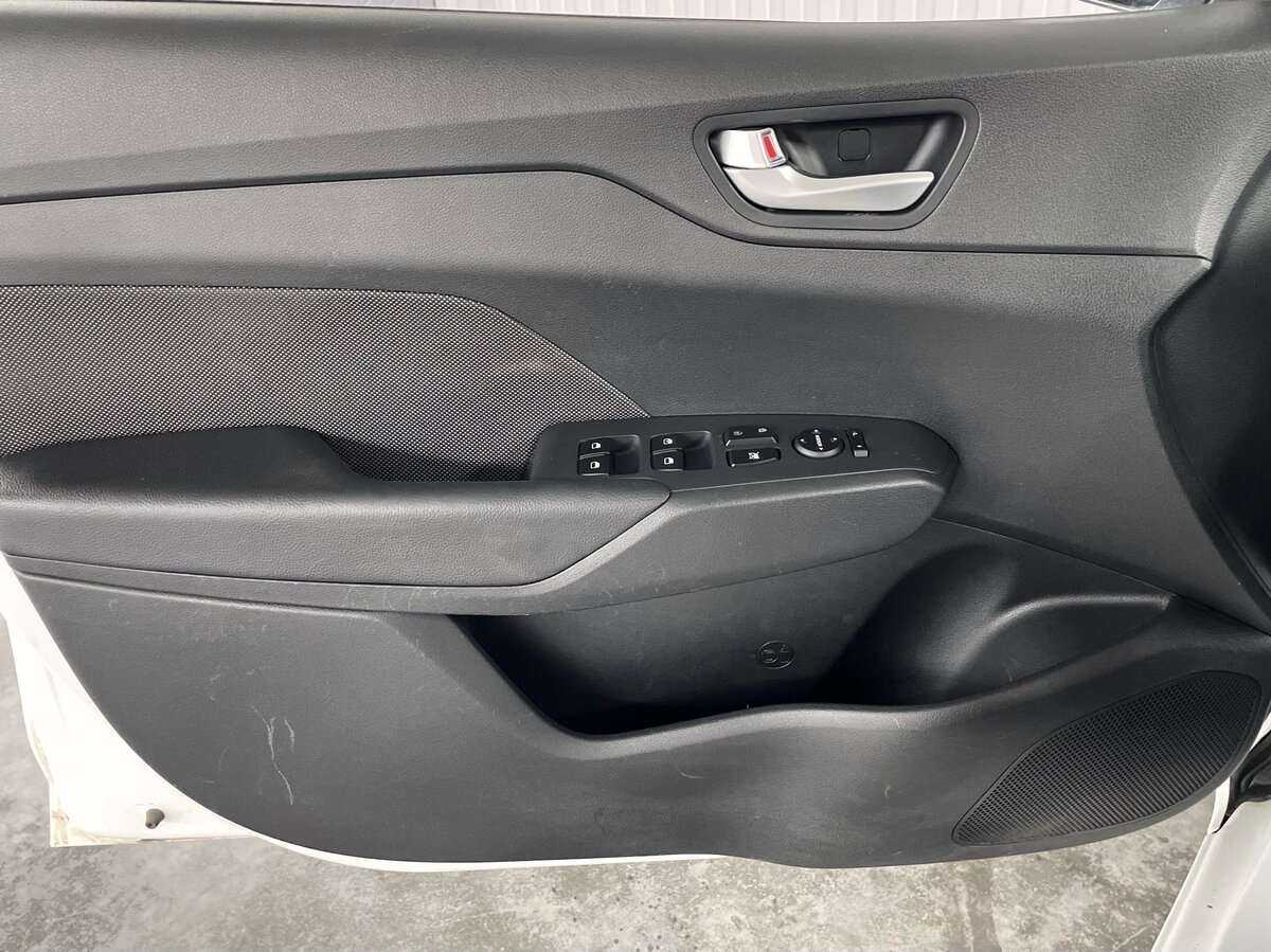 Купить Hyundai Solaris, 2018, 64 084 км, фото №19