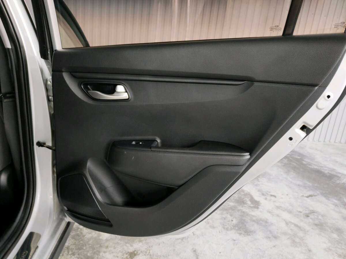 Купить Kia Rio X-Line, 2019, 120 208 км, фото №18