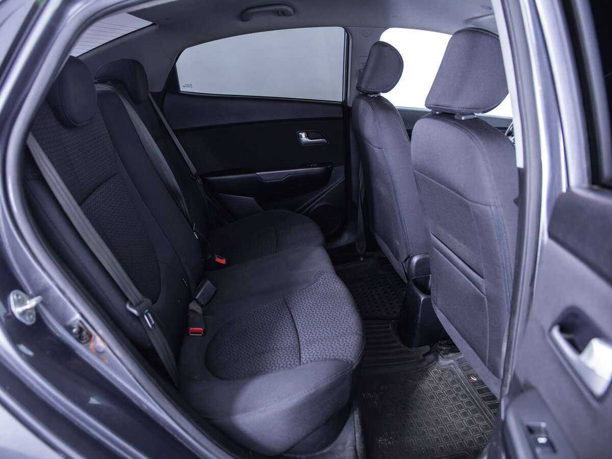 Купить Kia Rio, 2017, 138 126 км, фото №9