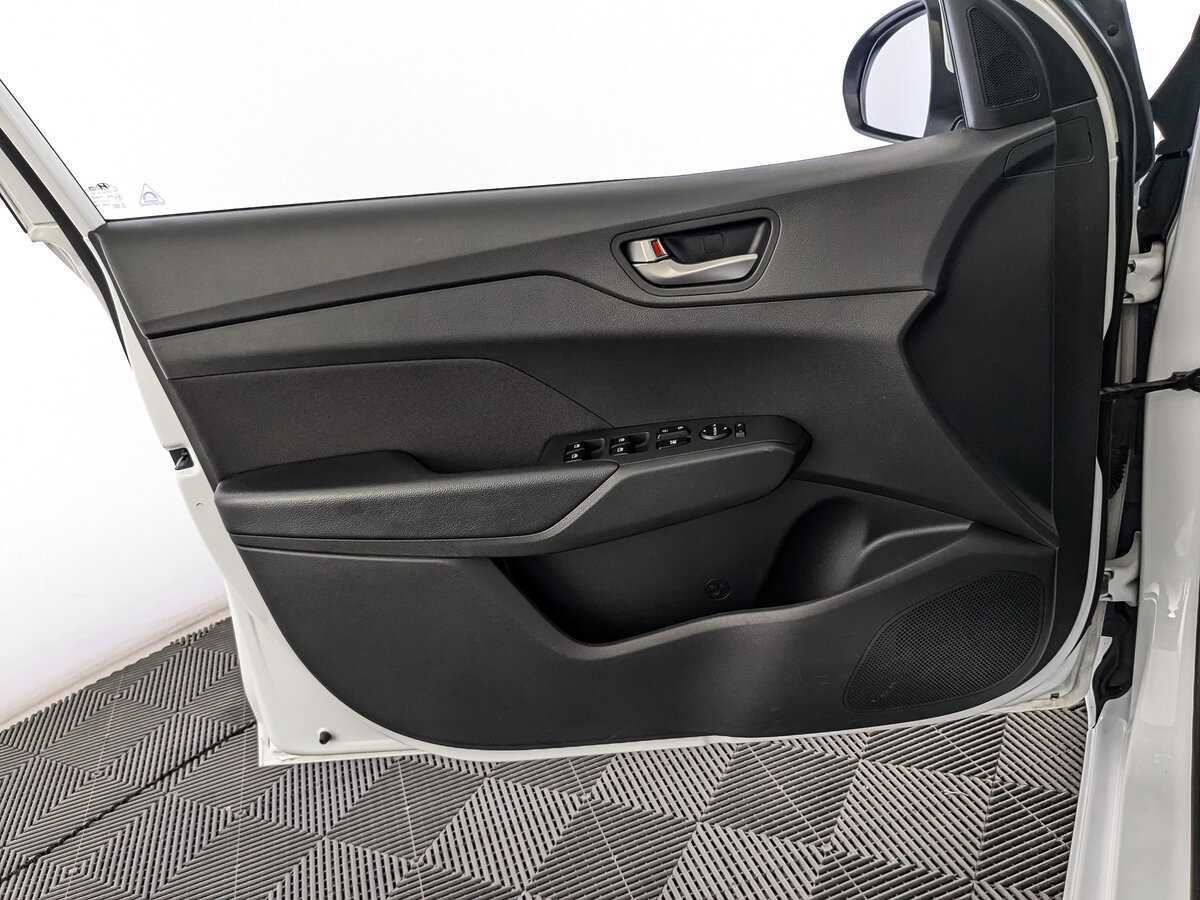 Купить Hyundai Solaris, 2019, 46 124 км, фото №15