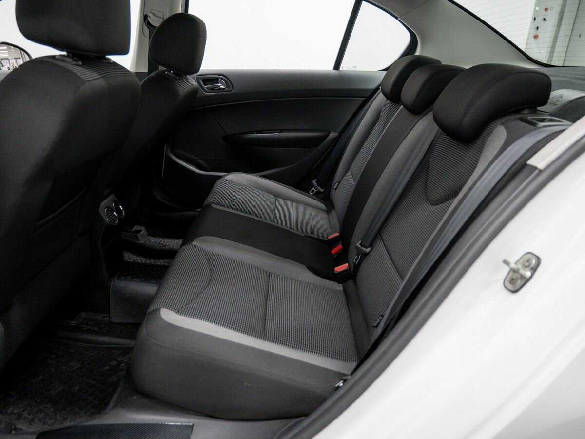 Купить Peugeot 408, 2017, 129 611 км, фото №12