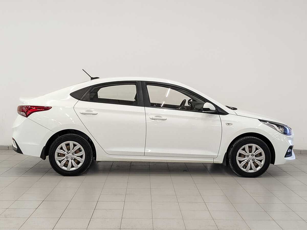 Купить Hyundai Solaris, 2017, 158 808 км, фото №4