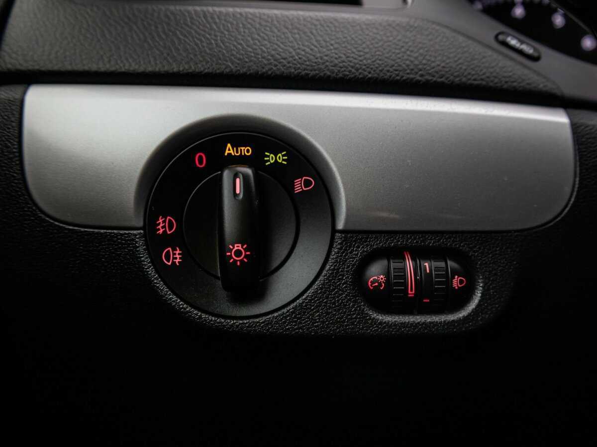 Купить Volkswagen Jetta, 2012, 189 623 км, фото №17